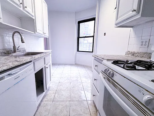 Rented by Voro New York | media 28