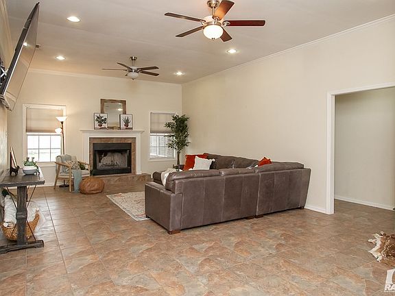 4th image of 101 Las Lomas Dr