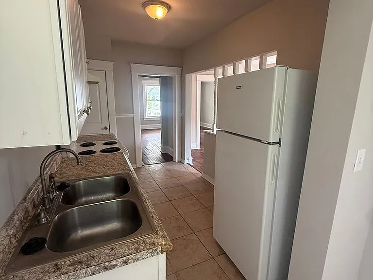 3208 5th Ave — Photo 9