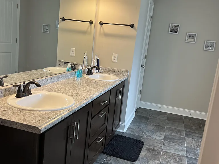 460 Thorp Cir — Photo 18