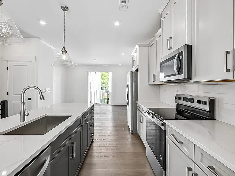 1140 Kokomo Ln — Photo 2