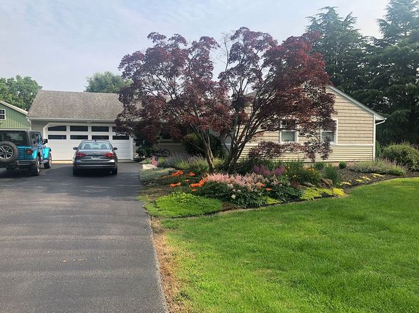 272 Hickory Ridge Dr
