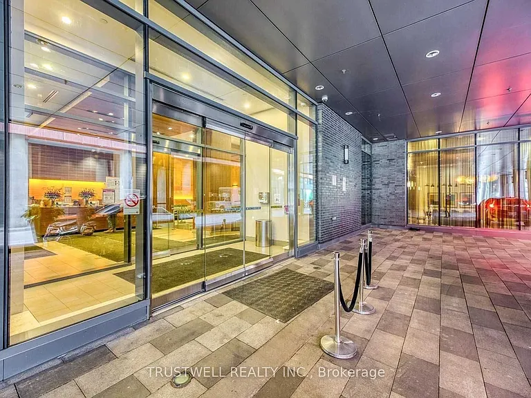 295 Adelaide St W #315 — Photo 17