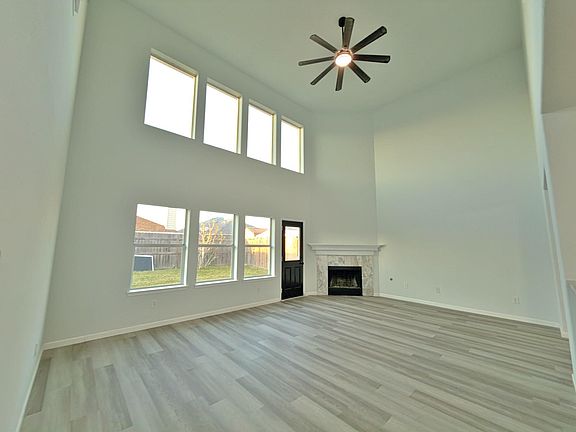 4th image of 5415 Coast Line St