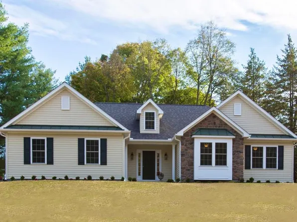 233 Woodview Rd, West Grove, PA 19390