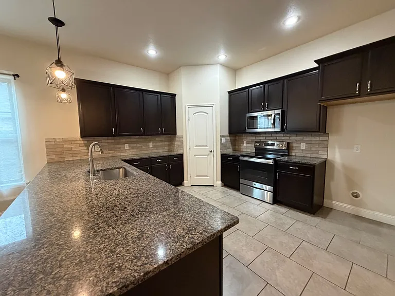 9706 Ross Ave — Photo 9