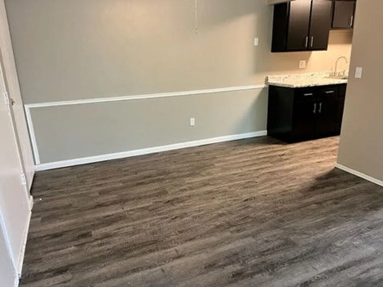 Beacon Point Apartments — Photo 17