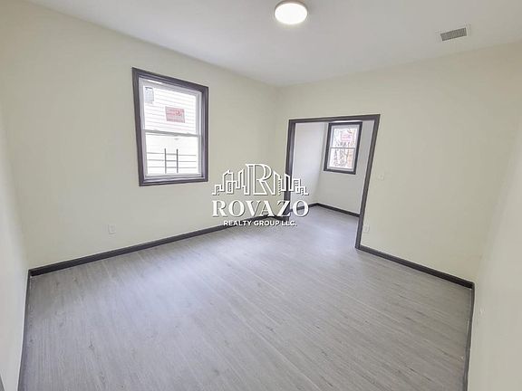4th image of 219 Chadwick Ave #2A
