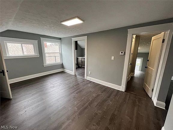4th image of 1625 Waterbury Rd #3