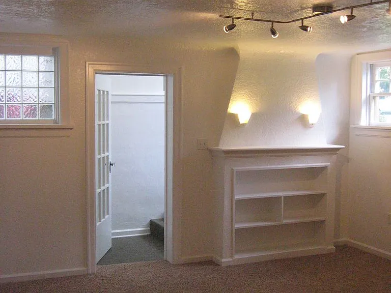 109 Yellowstone Ave — Photo 2