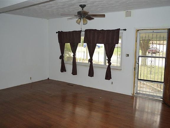 3rd image of 120 Flint St