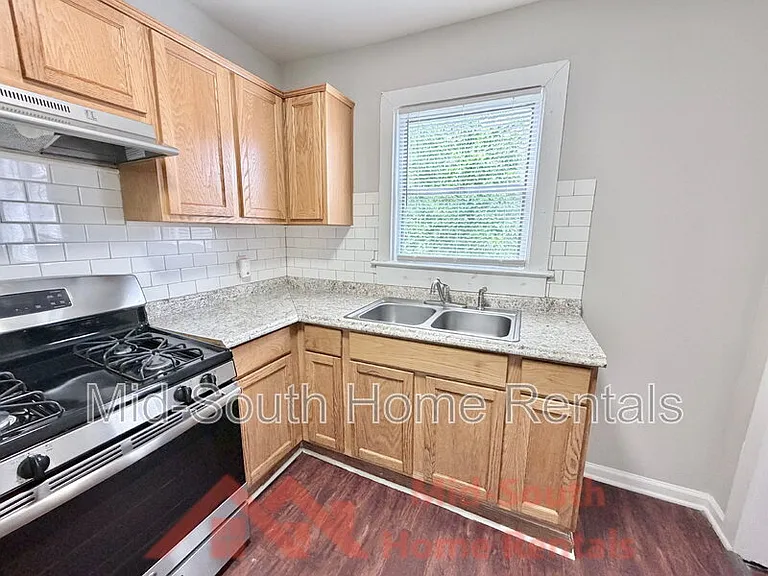 1515 Madison Ave #5 — Photo 6