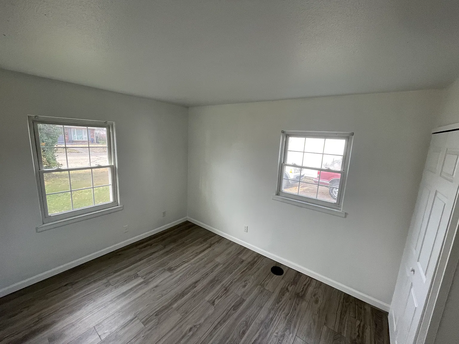 3 bed, 925 sqft, $1,550 — Photo 4
