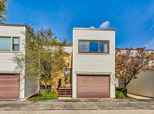 368 Oaktree Ct, Hoffman Estates, IL 60169