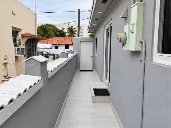 2X01 NW 4th St #A, Miami, FL 33125