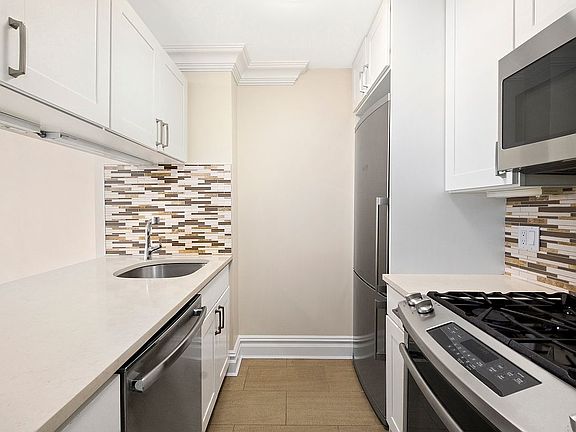 2nd image of 200 Rector Pl APT 30G