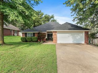 4908 Roxbury Way, Springdale, AR 72762