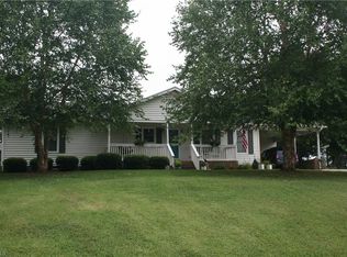 104 Oakridge Ct, Lexington, NC 27295