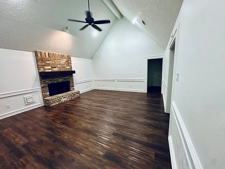 15726 Gettysburg Dr — Photo 3