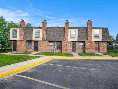 200 NE Woods Chapel Rd, Lees Summit, MO, 64064