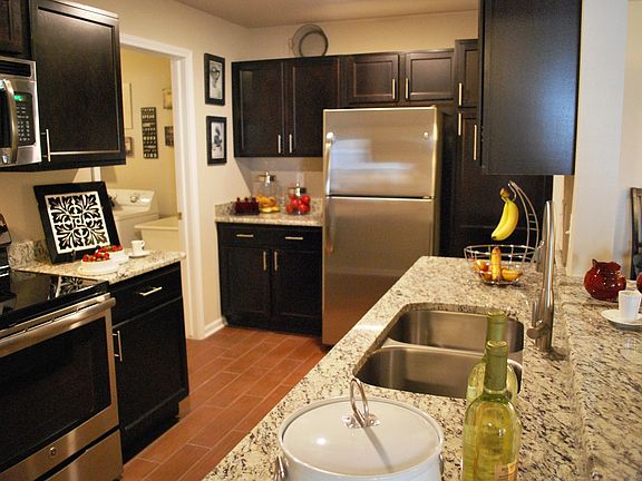 three bedroom apartment in lake orion