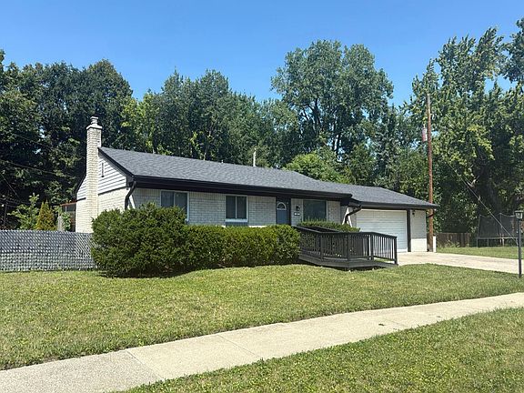 3rd image of 11072 Katherine St