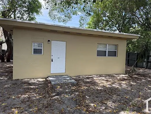 2 bed, 650 sqft, $2,395 — Photo 2