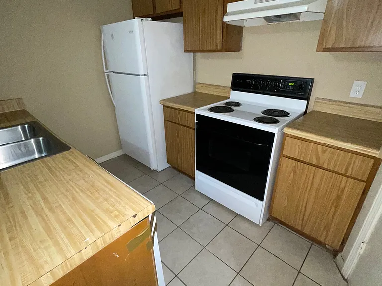 1421 Lake Calais Ct #K — Photo 1