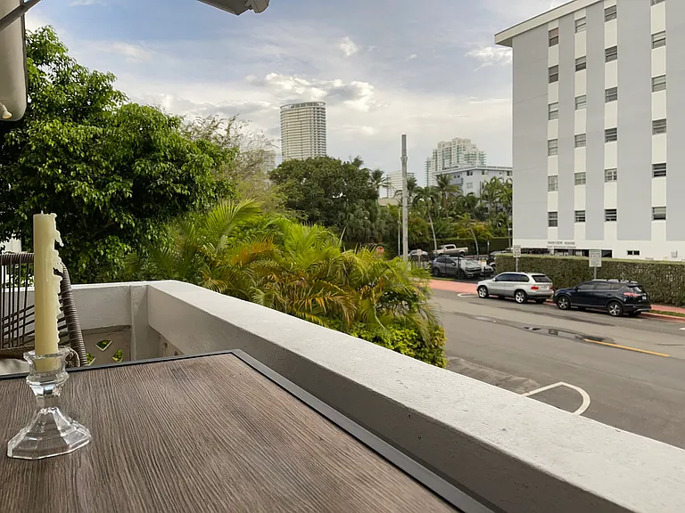 1021 Michigan Ave #7 — Photo 33