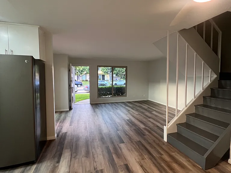 230 Rancho Dr — Photo 1