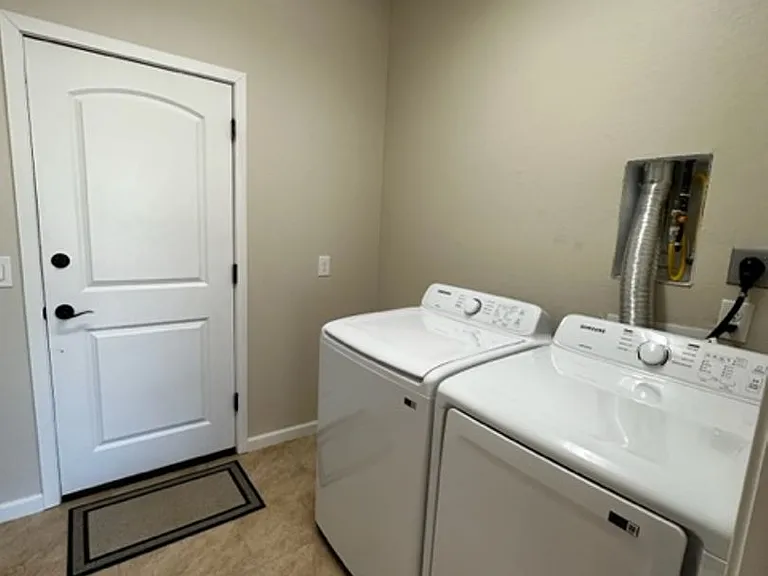 840 Eugene Rd — Photo 15