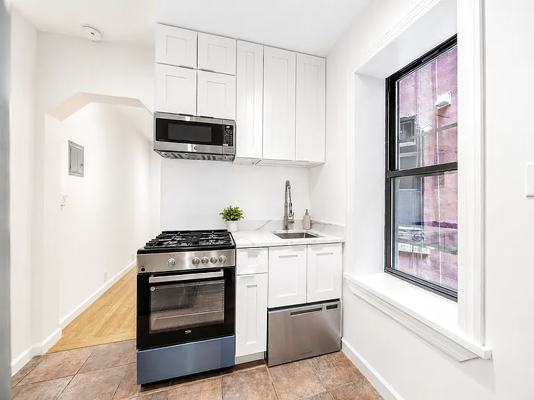 124 Ludlow St #1B — Photo 4