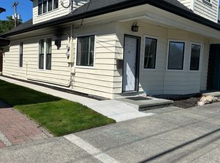 906 4th St #16, Anacortes, WA 98221