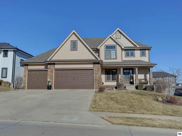16204 Reynolds St, Bennington, NE 68007
