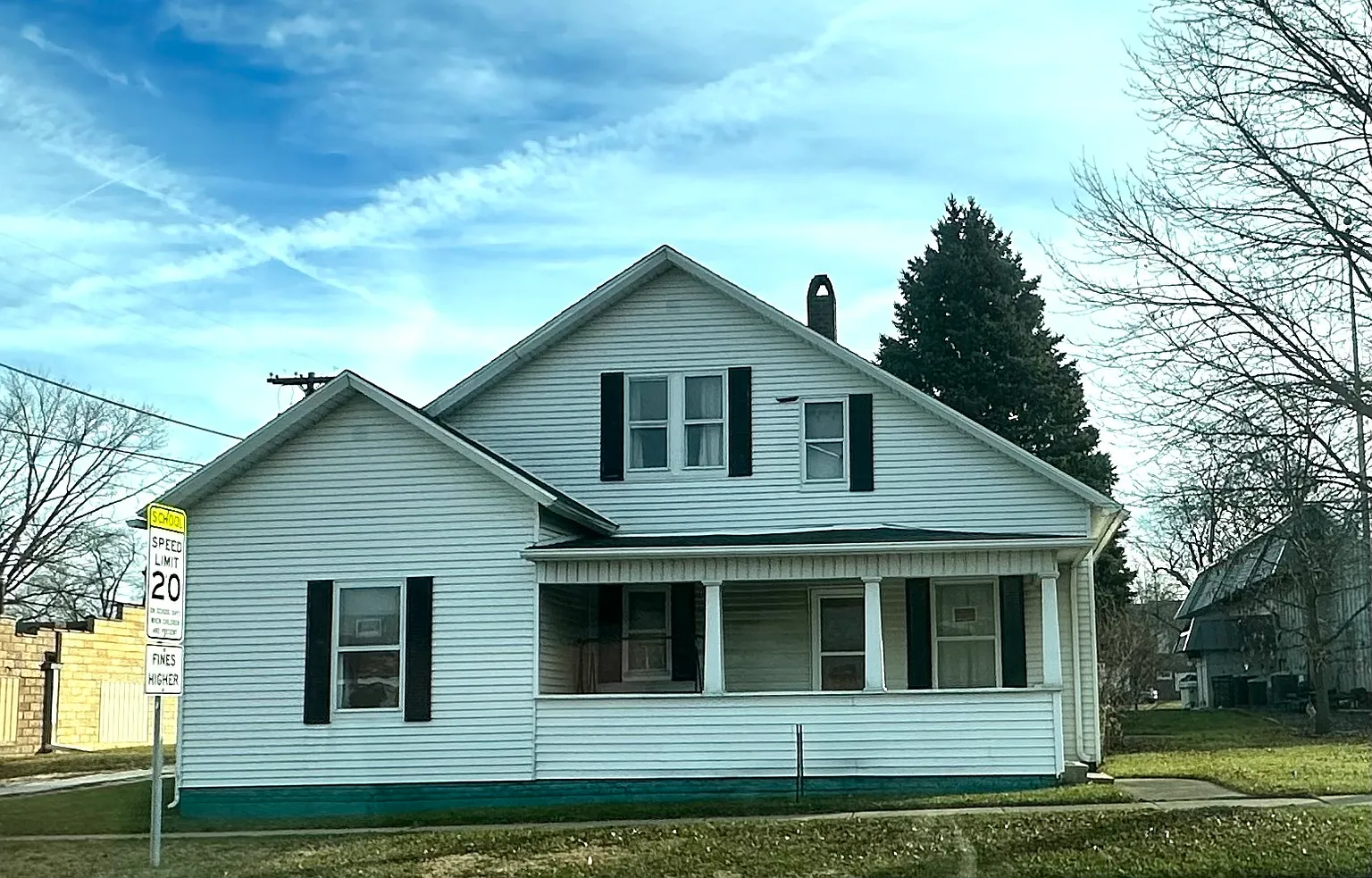 103 N Walnut St photo 1