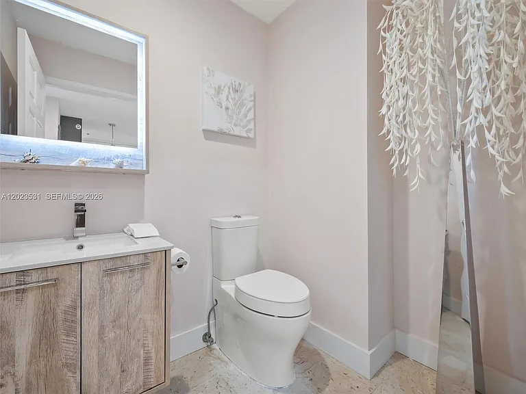 2425 Fisher Island Dr #5205 — Photo 28