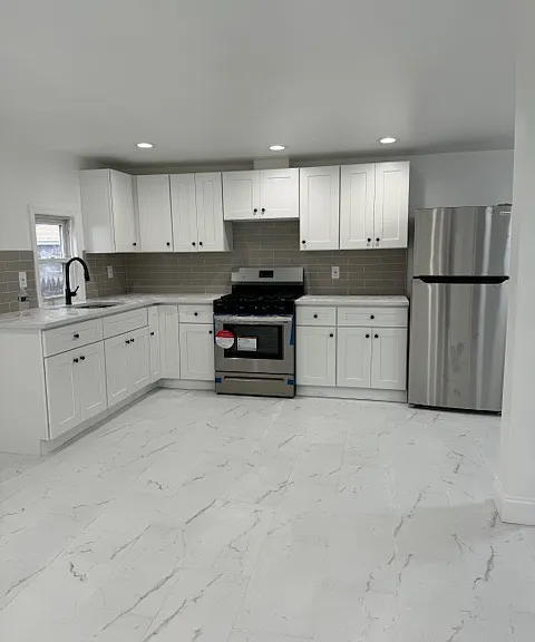 33 Mervin St #1 — Photo 3