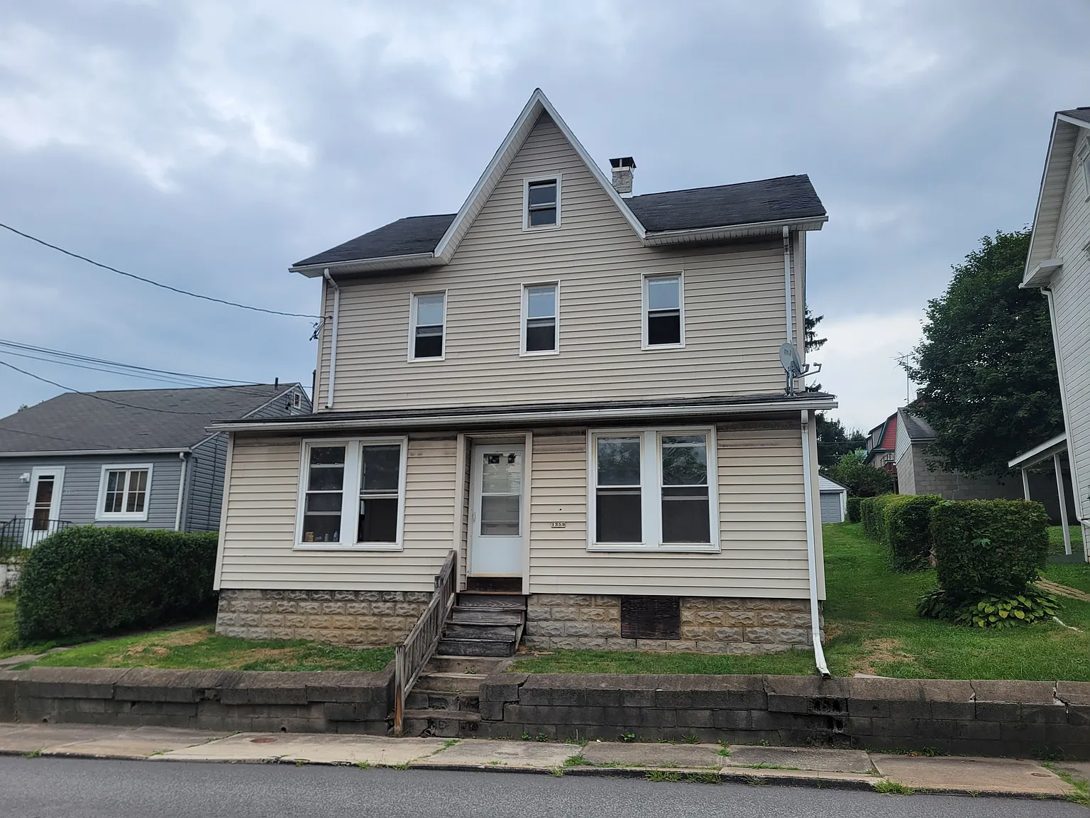 4 bed, 1200 sqft, $965 — Photo 1