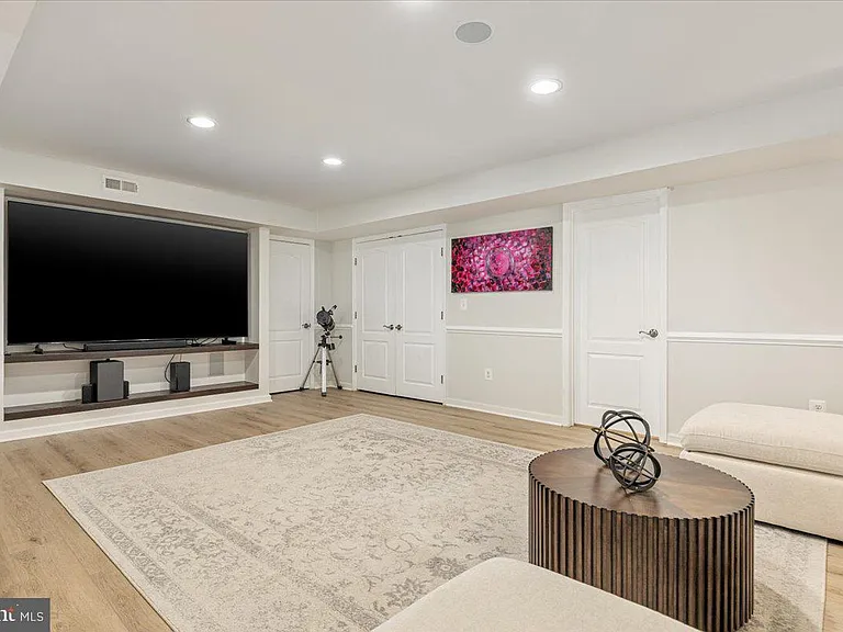 15043 Gaines Mill Cir — Photo 48