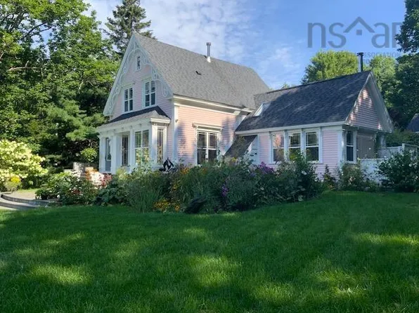 20 Wilkies Cove Rd, Lunenburg, NS B4V 2Y4