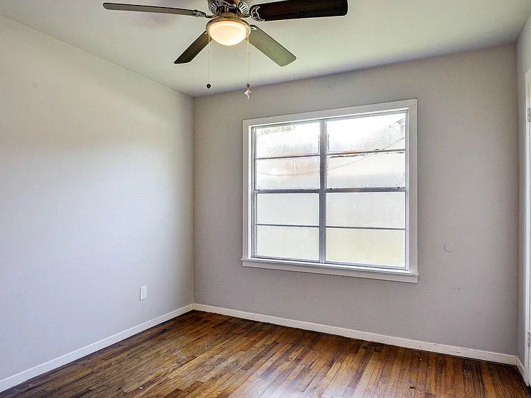 131 Lakewood Dr — Photo 16