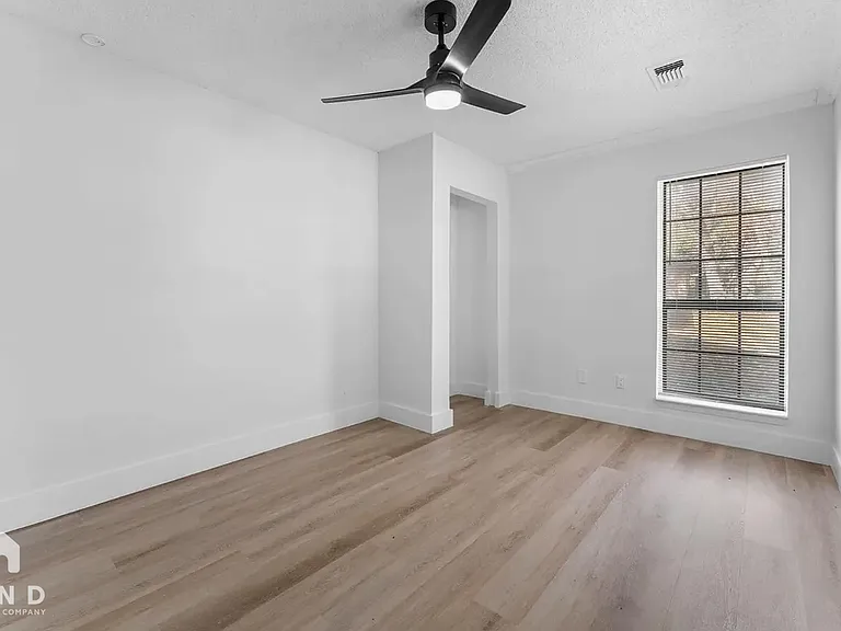 1215 Spring Lake Dr — Photo 6