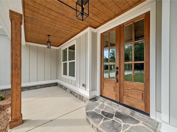 220 Autumn Brook Dr, Canton, GA 30115