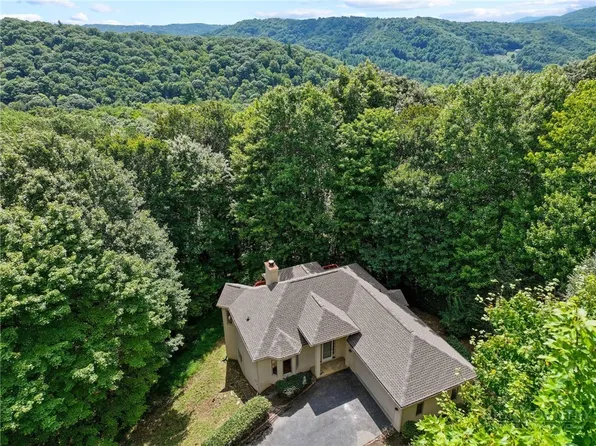 478 Sorrento Knolls Drive, Blowing Rock, NC 28605