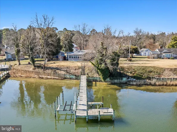 12420 Neale Sound Dr, Cobb Island, MD 20625