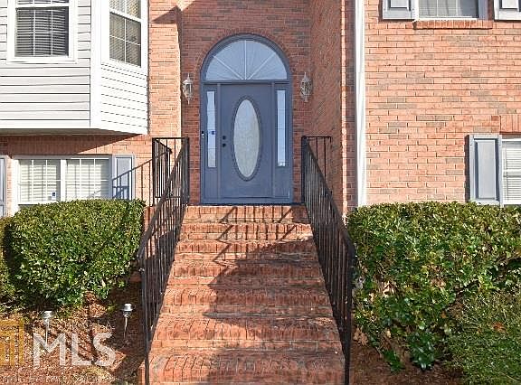 3rd image of 360 Brook Hollow Dr