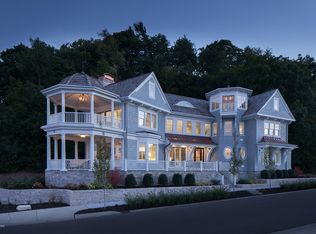 716 Bay Rd, Macatawa, MI 49434