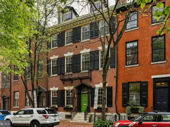 922 Clinton St, Philadelphia, PA 19107
