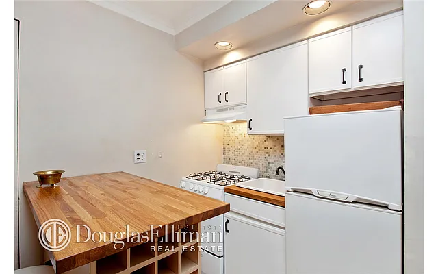 Sold by Douglas Elliman | media 10