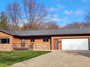 1109 Fairview Dr, Marshfield, WI 54449